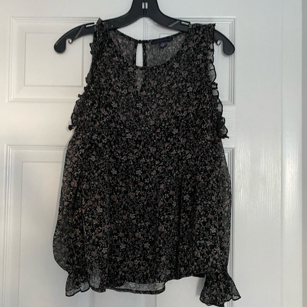 Black floral open shoulder long sleeve blouse